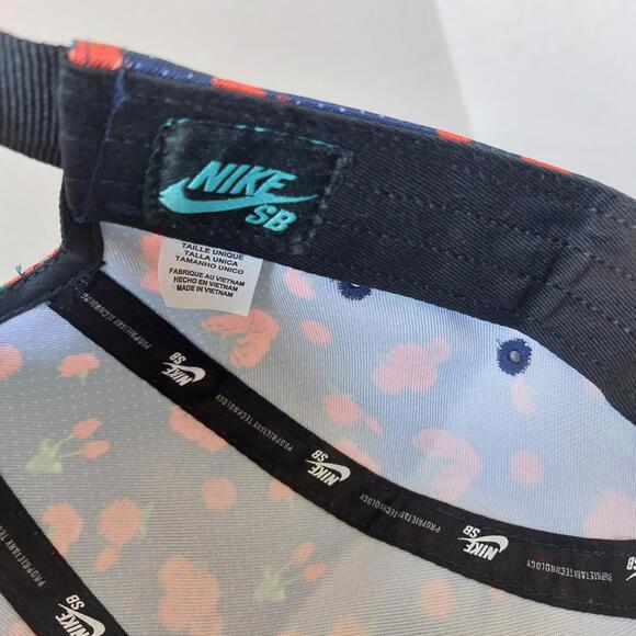 NEW Nike SB Panel Hat Cap 5 Panel One Size  Skate Boarding Roses Floral
